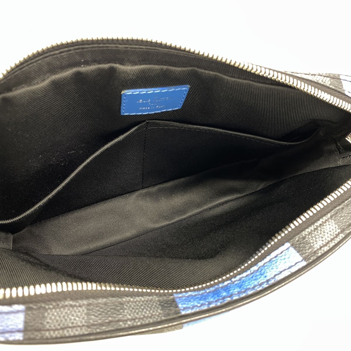 Louis Vuitton Shoulder Bag Damier Graphite Giant Alpha Messenger Black Blue — view 4