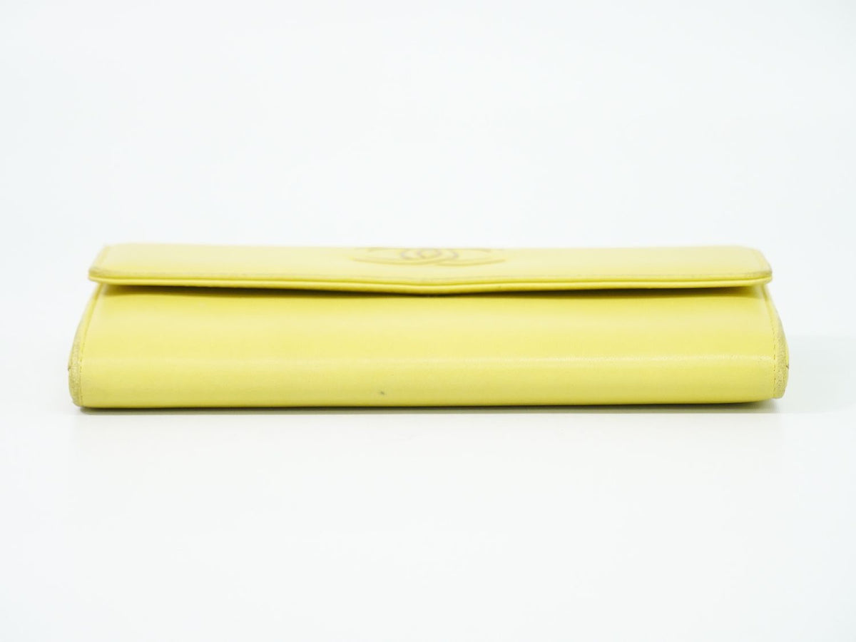 Chanel CC Logo Wallet Leather Yellow — view 3