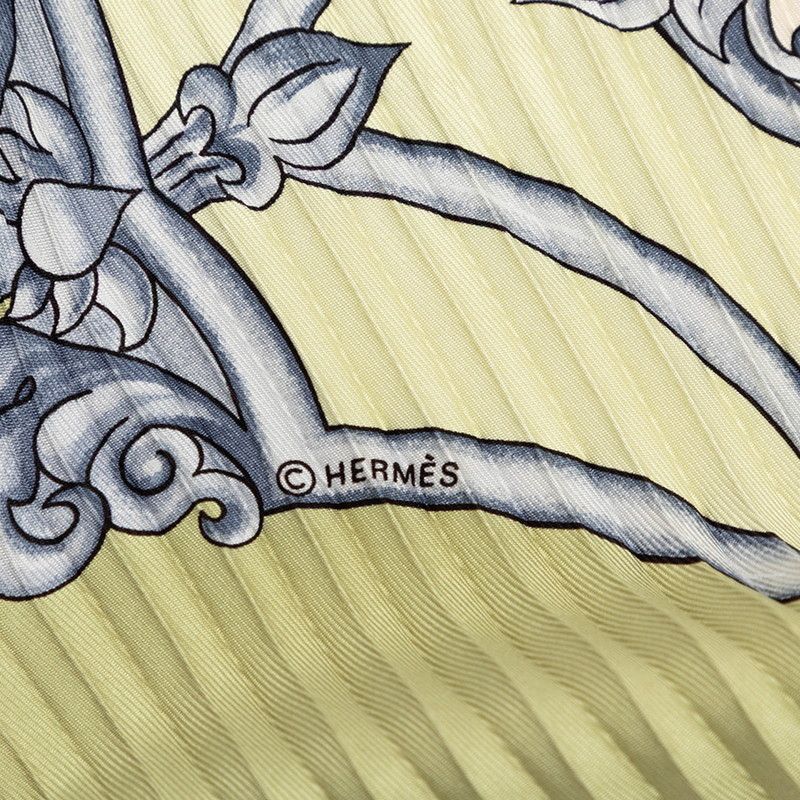 Hermes Pleated Carre les Chevaux Des Mogols Mughal Dynasty Horse Scarf Green — view 8