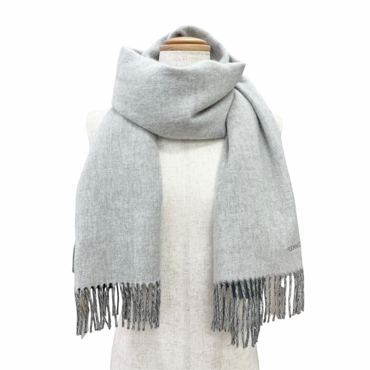 Hermes Recto Verso Cashmere 100% Logo Embroidery Fringe Bicolor Shawl Scarf — view 3