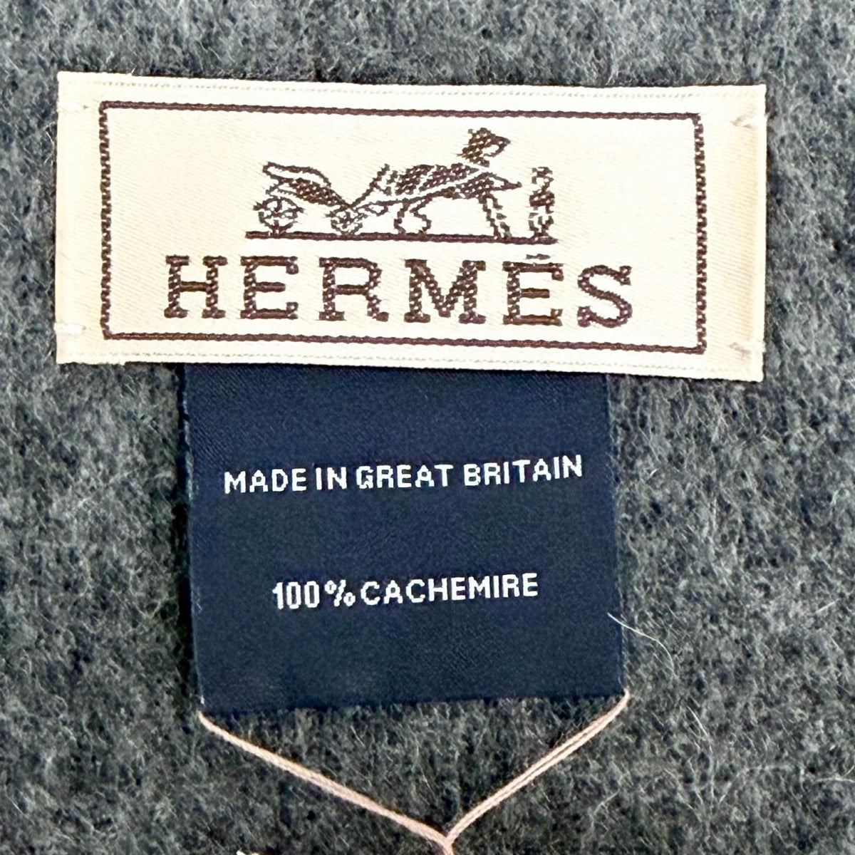 Hermes Recto Verso Cashmere 100% Logo Embroidery Fringe Bicolor Shawl Scarf — view 8