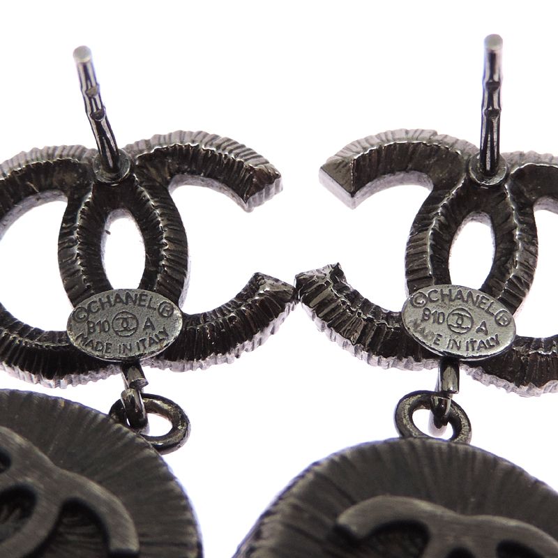 Chanel Earrings Beige — view 5