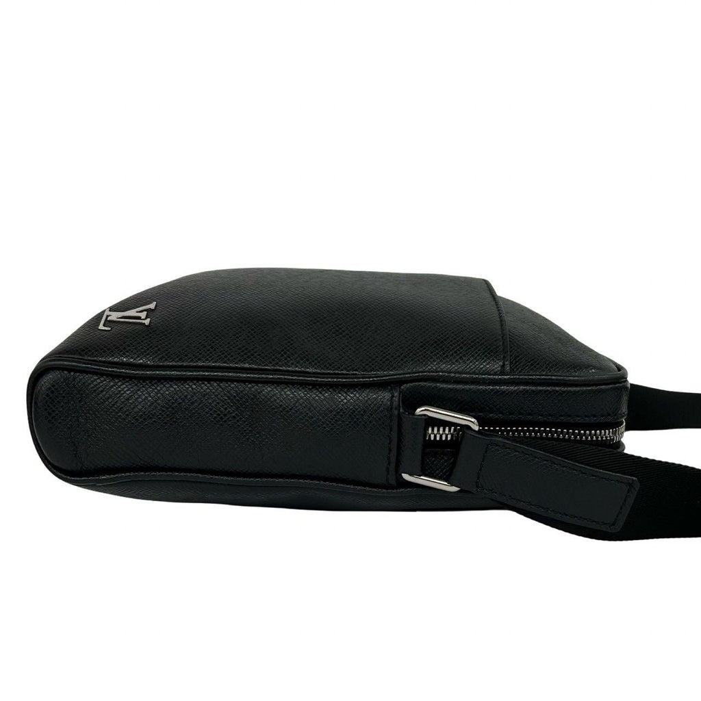 Louis Vuitton Messenger Ppm Taiga Leather Shoulder Bag Crossbody Pochette Black — view 6