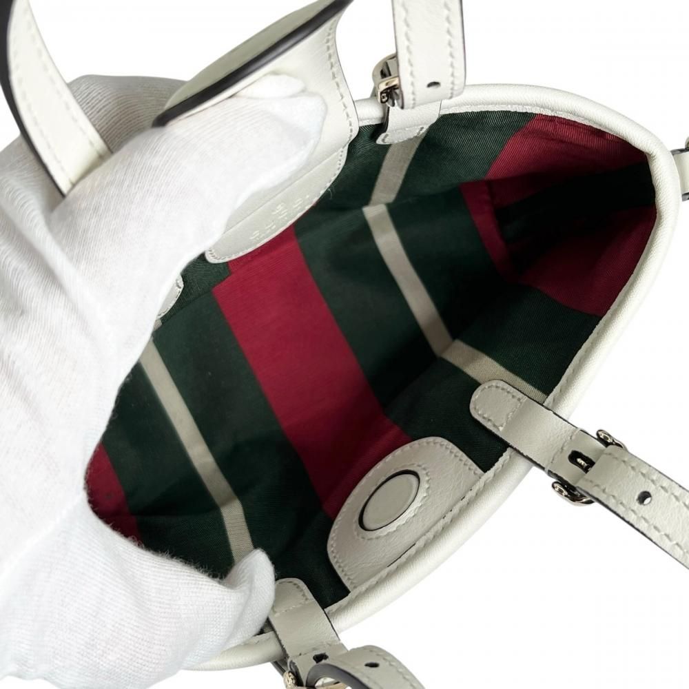 Gucci 2-Way GG Emblem Shoulder Bag Supreme Canvas White — view 4