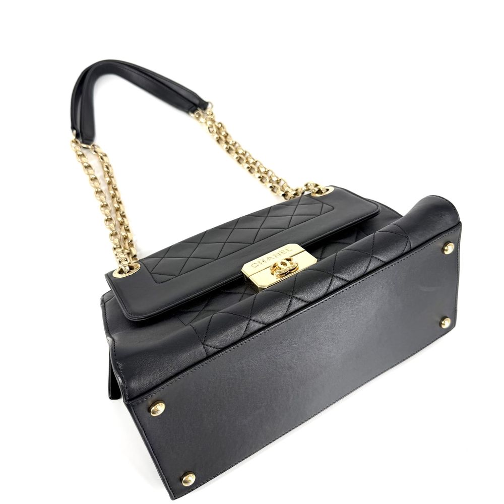 Chanel Handbag Chic with Me Quilted CC Logo Leather Black Gold — view 3