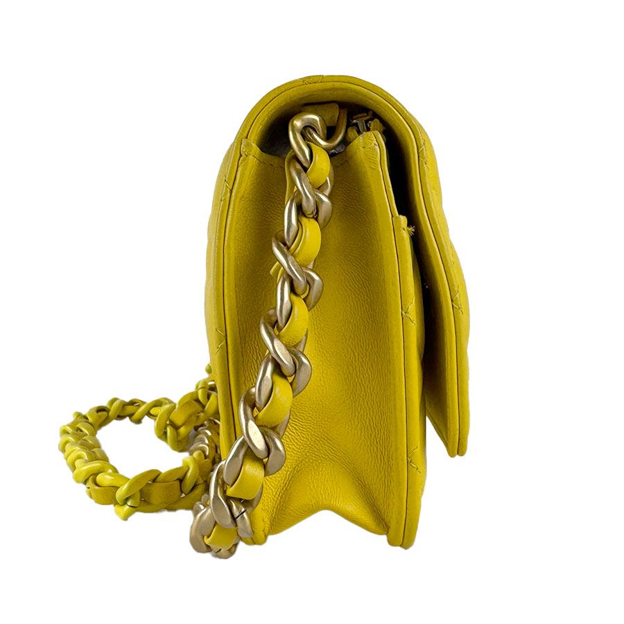Chanel Chain Wallet Shoulder Bag — view 2