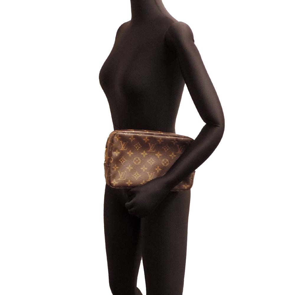 Louis Vuitton Pouch Brown — view 8