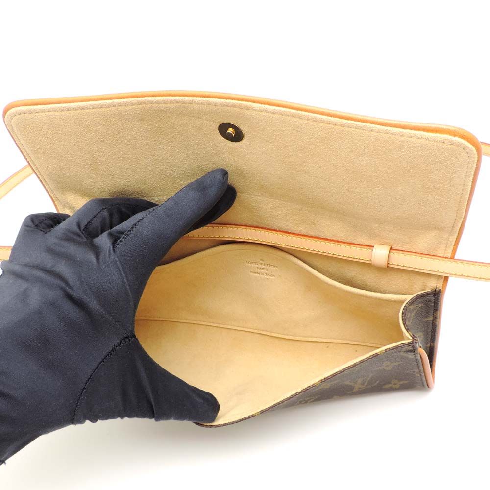 Louis Vuitton Shoulder Bag — view 6