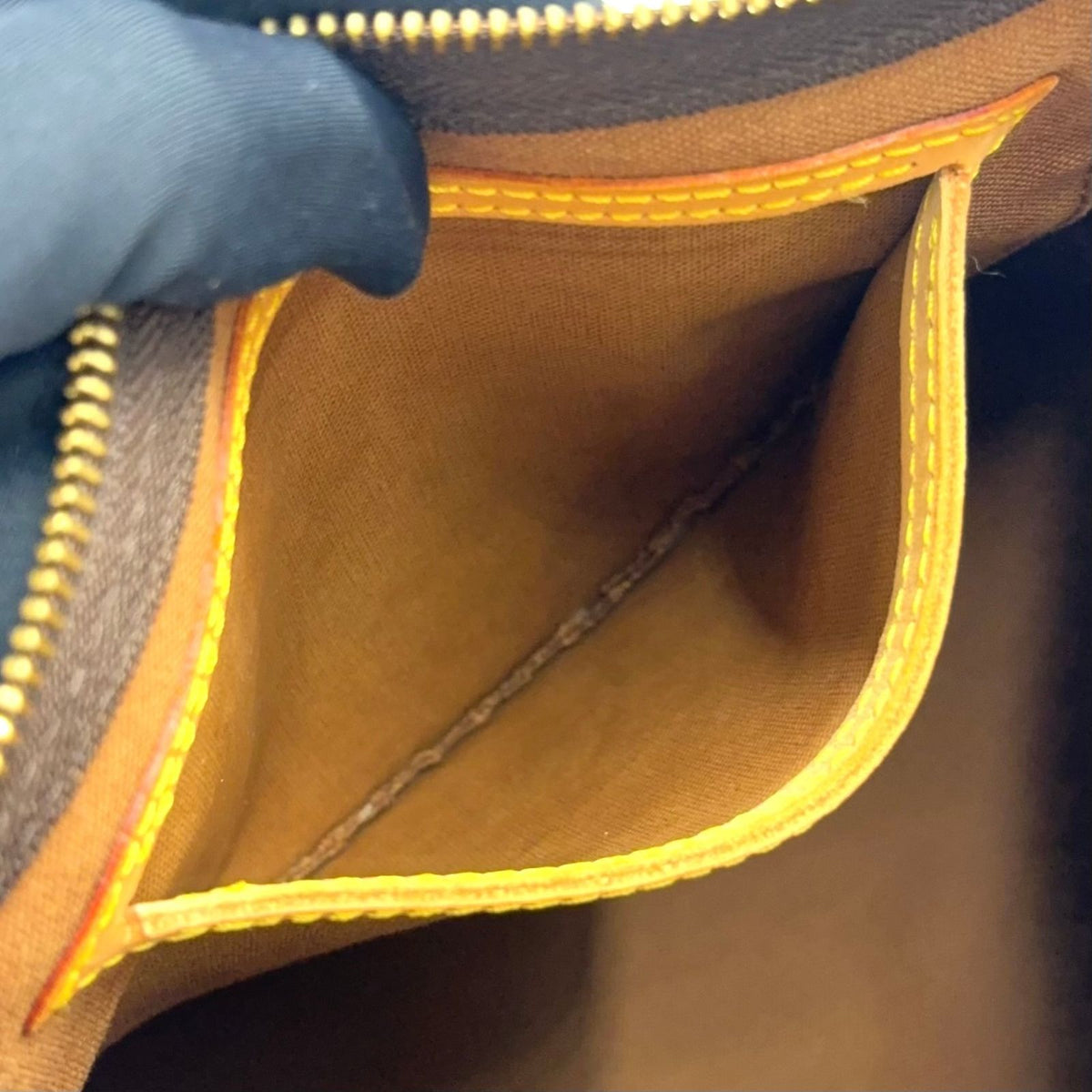 Louis Vuitton Speedy 30 Monogram Leather Brown Handbag Gold — view 7