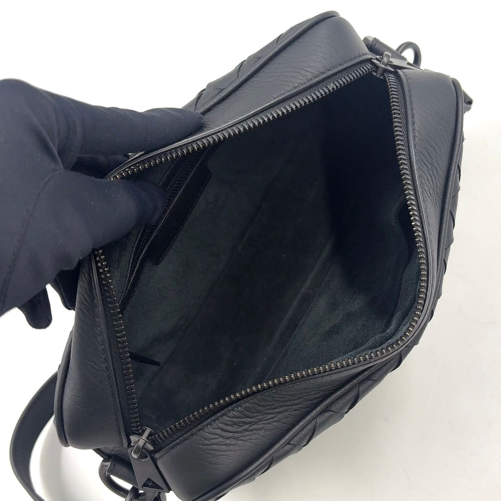 Bottega Veneta Intrecciato Leather Black Shoulder Bag — view 3