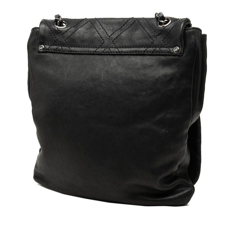Chanel Diamond Stitch CC Logo Messenger Shoulder Bag Black Leather — view 2
