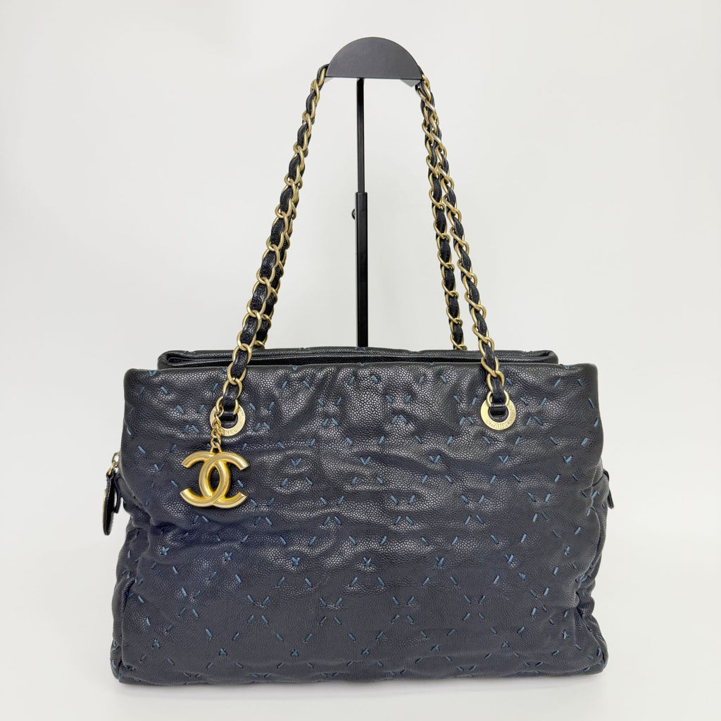 Chanel Camellia CC Logo Embossed Chain Tote Shoulder Bag Leather Navy Gold Seal — view 2