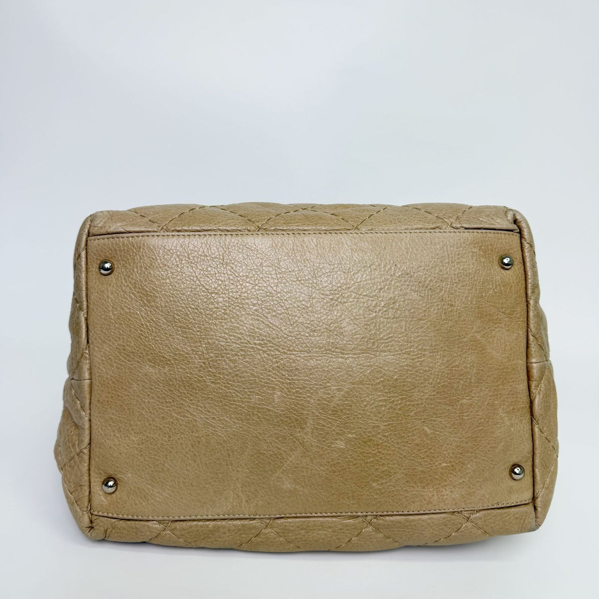 Chanel on the Road Quilted Bucket Shoulder Bag Leather Beige Silver Seal Vintage — view 7