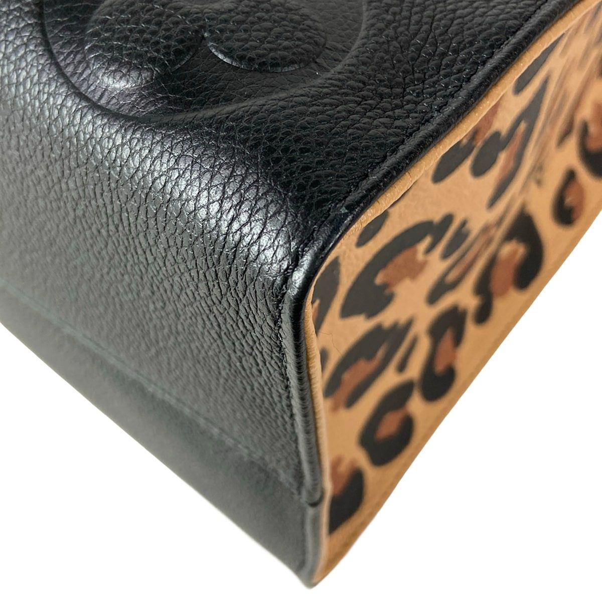 Louis Vuitton Tote Wild at Heart on the Go MM Noir Leather Cowhide — view 8