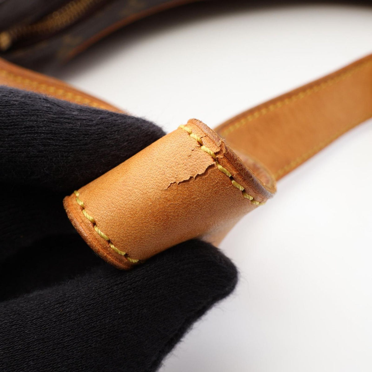 Louis Vuitton Shoulder Bag Croissant MM Monogram Leather — view 8