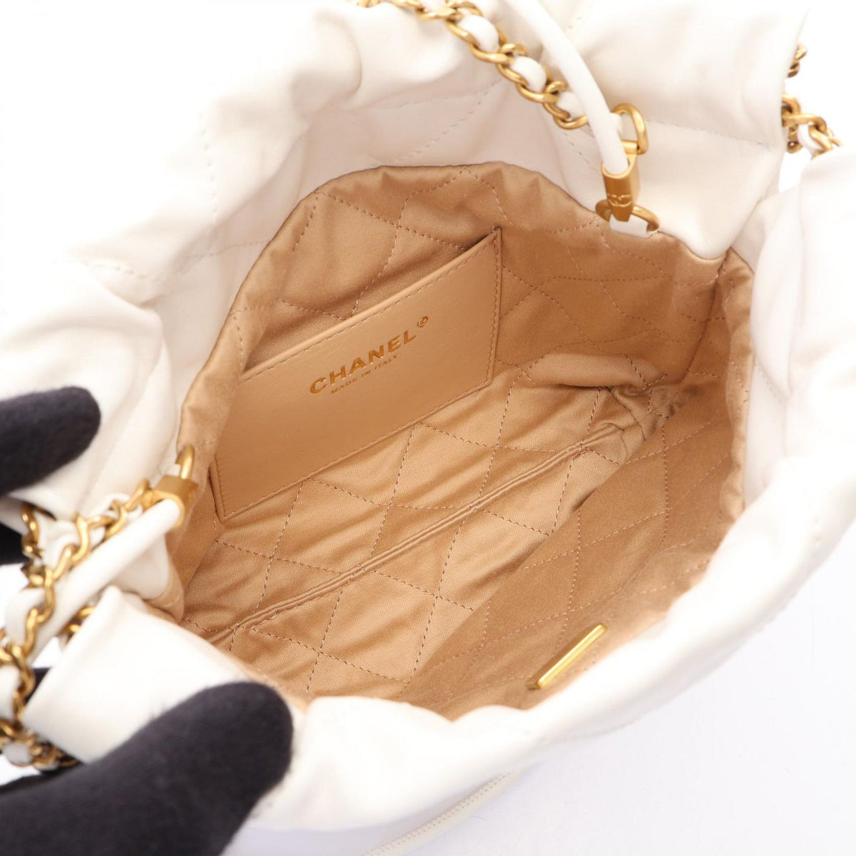 Chanel Shoulder Bag Chanel 22 Mini 2-Way White Leather Quilted — view 3