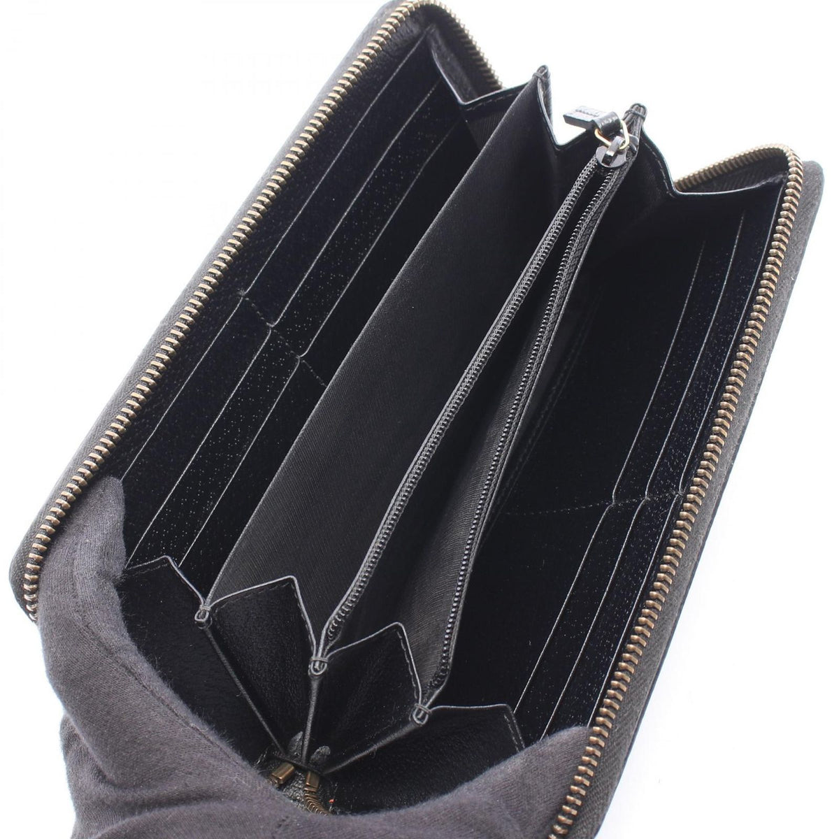 Gucci Round Wallet GG Marmont Black Leather — view 3