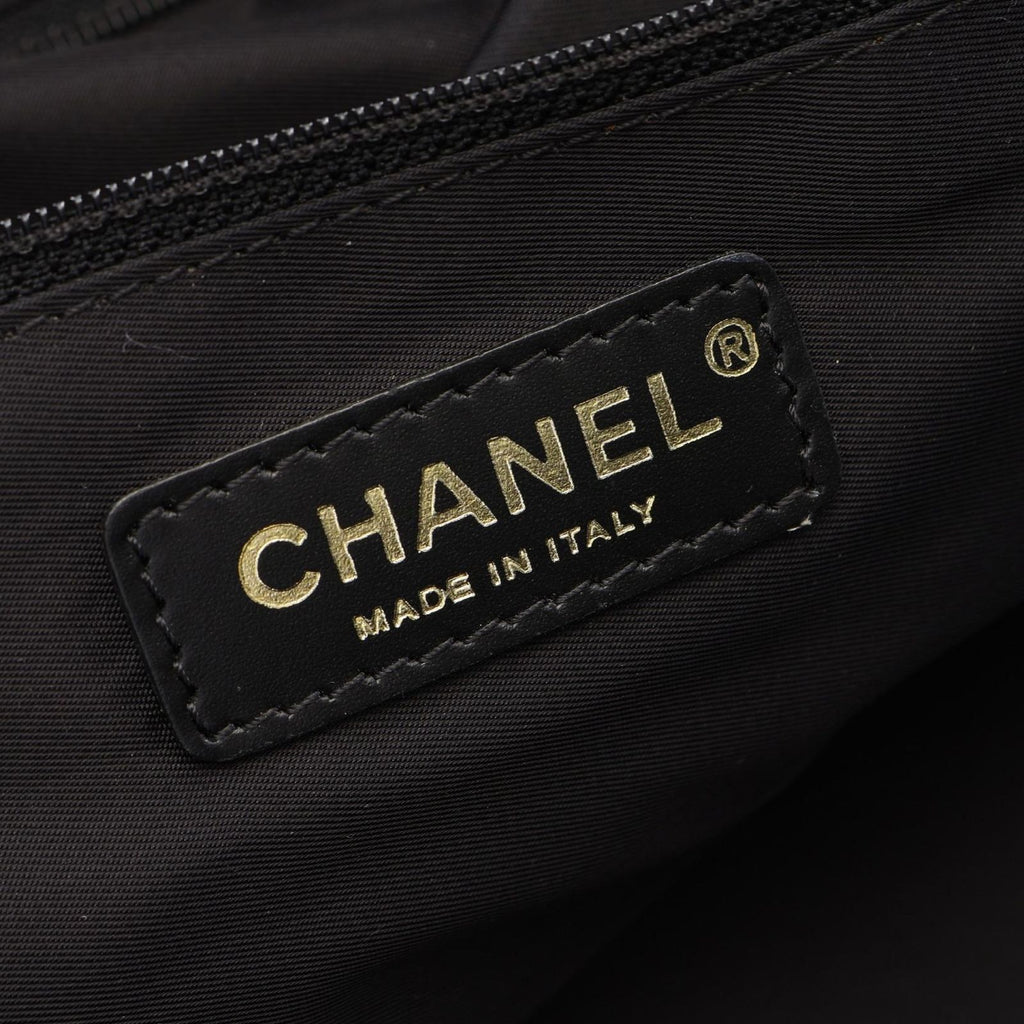 Chanel Boston Bag New Travel Line Black Leather — view 4