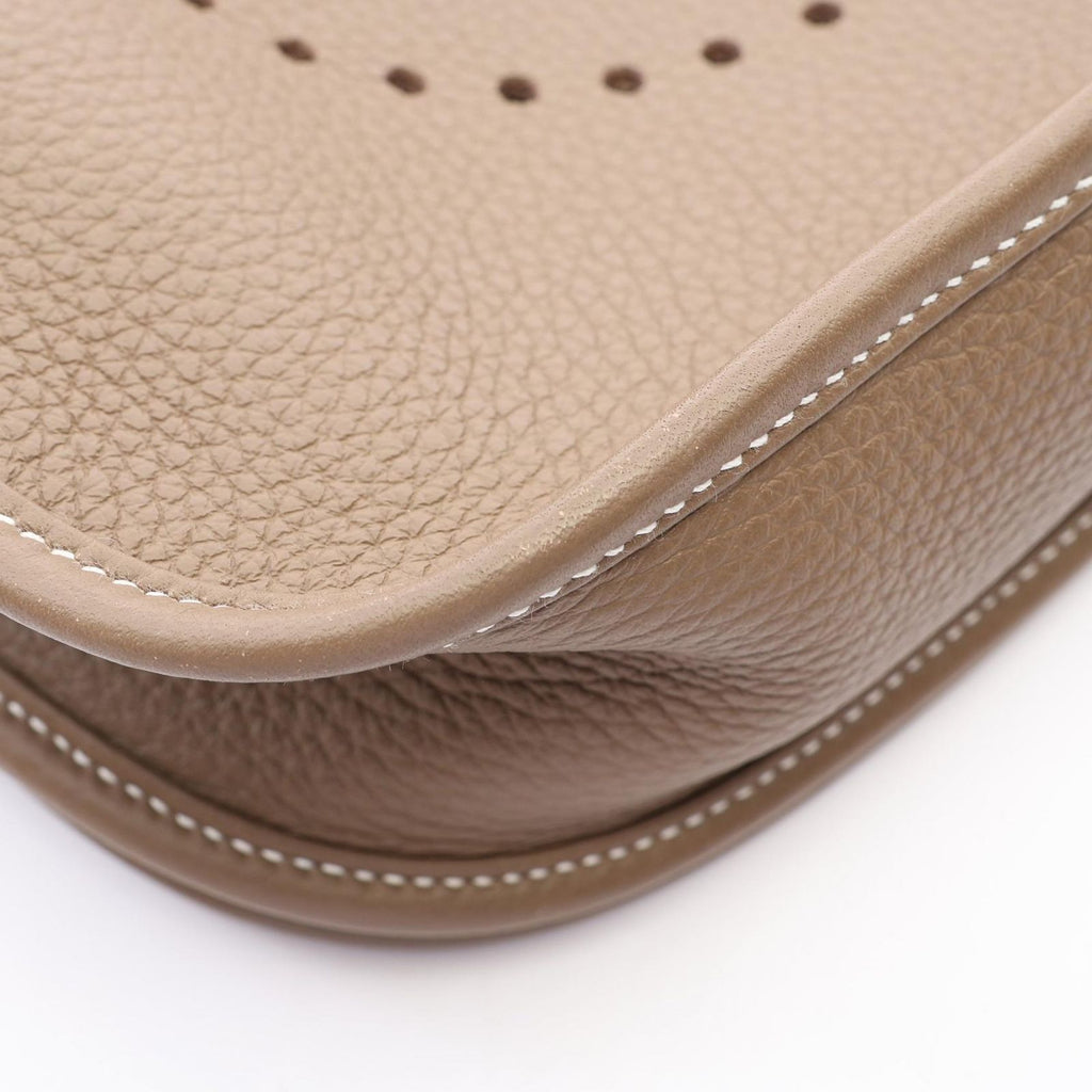 Hermes Shoulder Bag Evelyne 3 Trois PM Etoupe — view 6