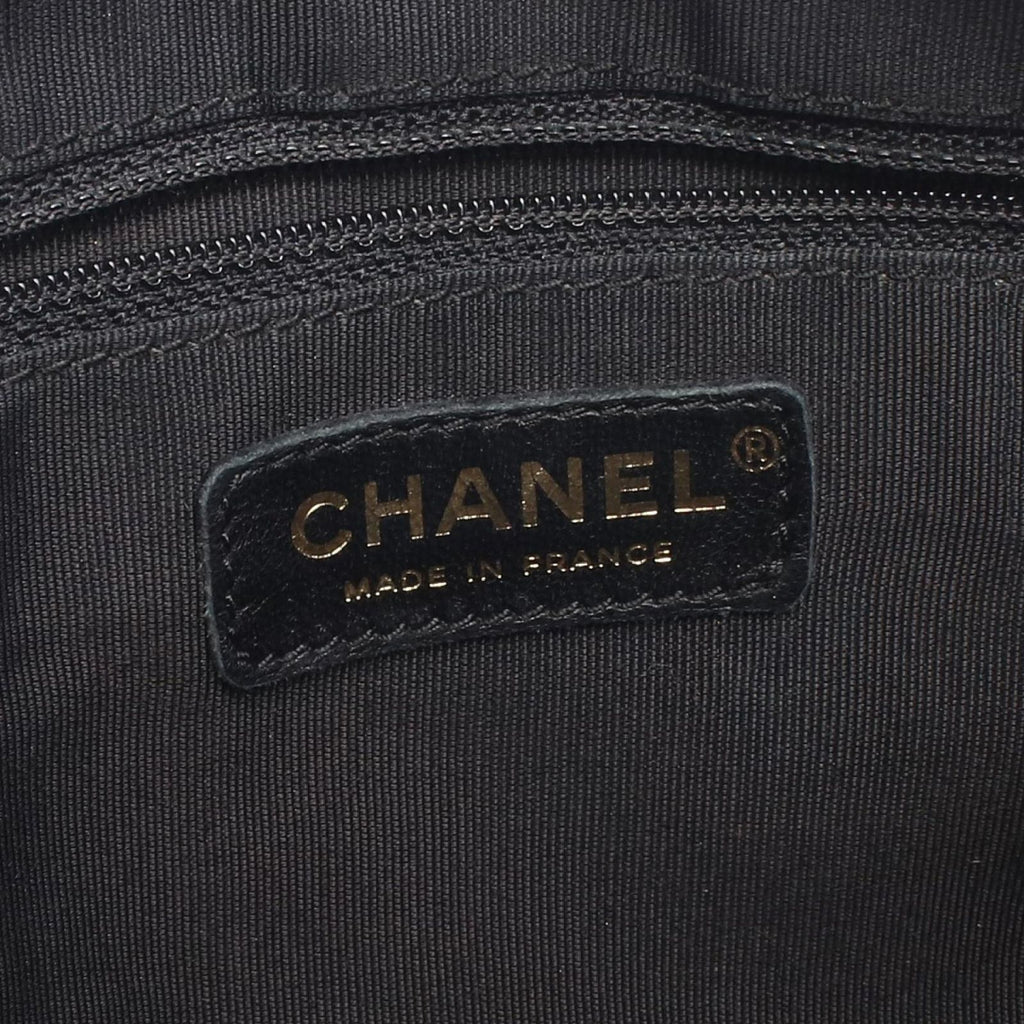 Chanel Shoulder Bag Quilted Black Caviar Leather CC Logo Chain — view 4