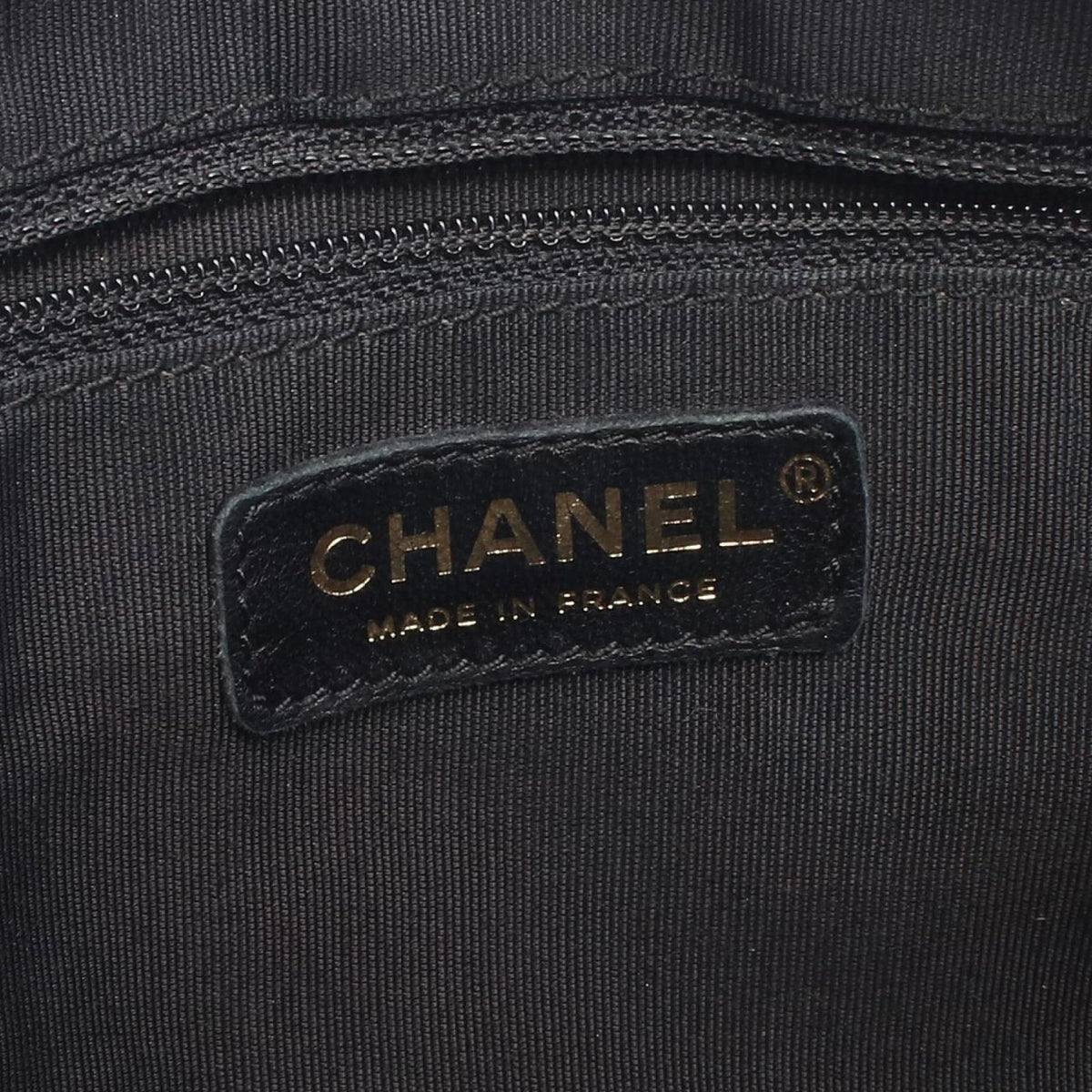 Chanel Shoulder Bag Quilted Black Caviar Leather CC Logo Chain — view 4