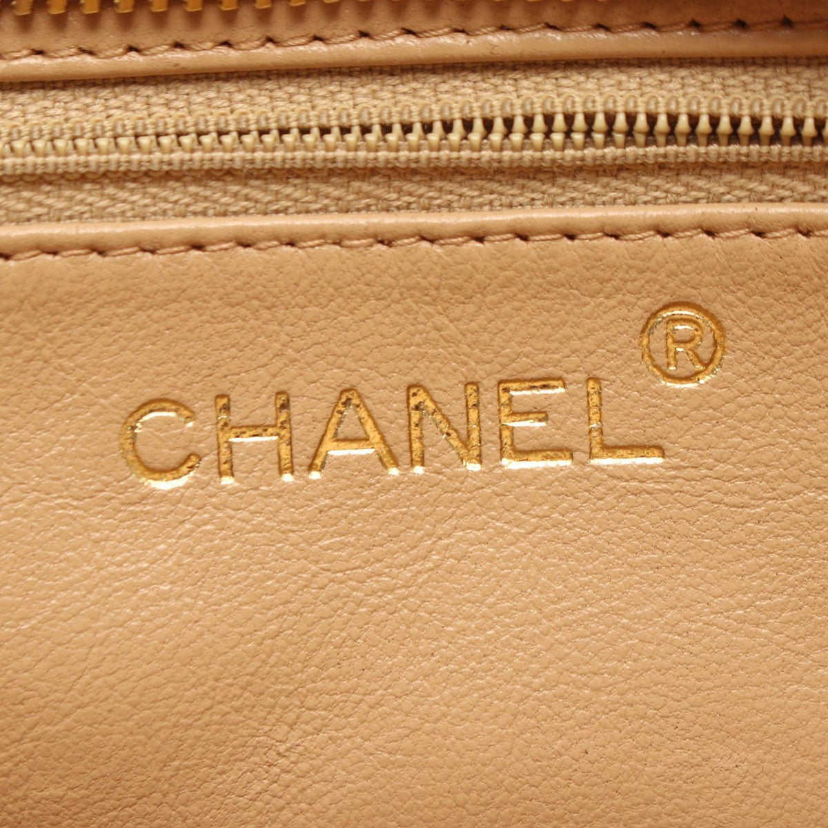 Chanel Handbag Quilted Beige Lambskin — view 4