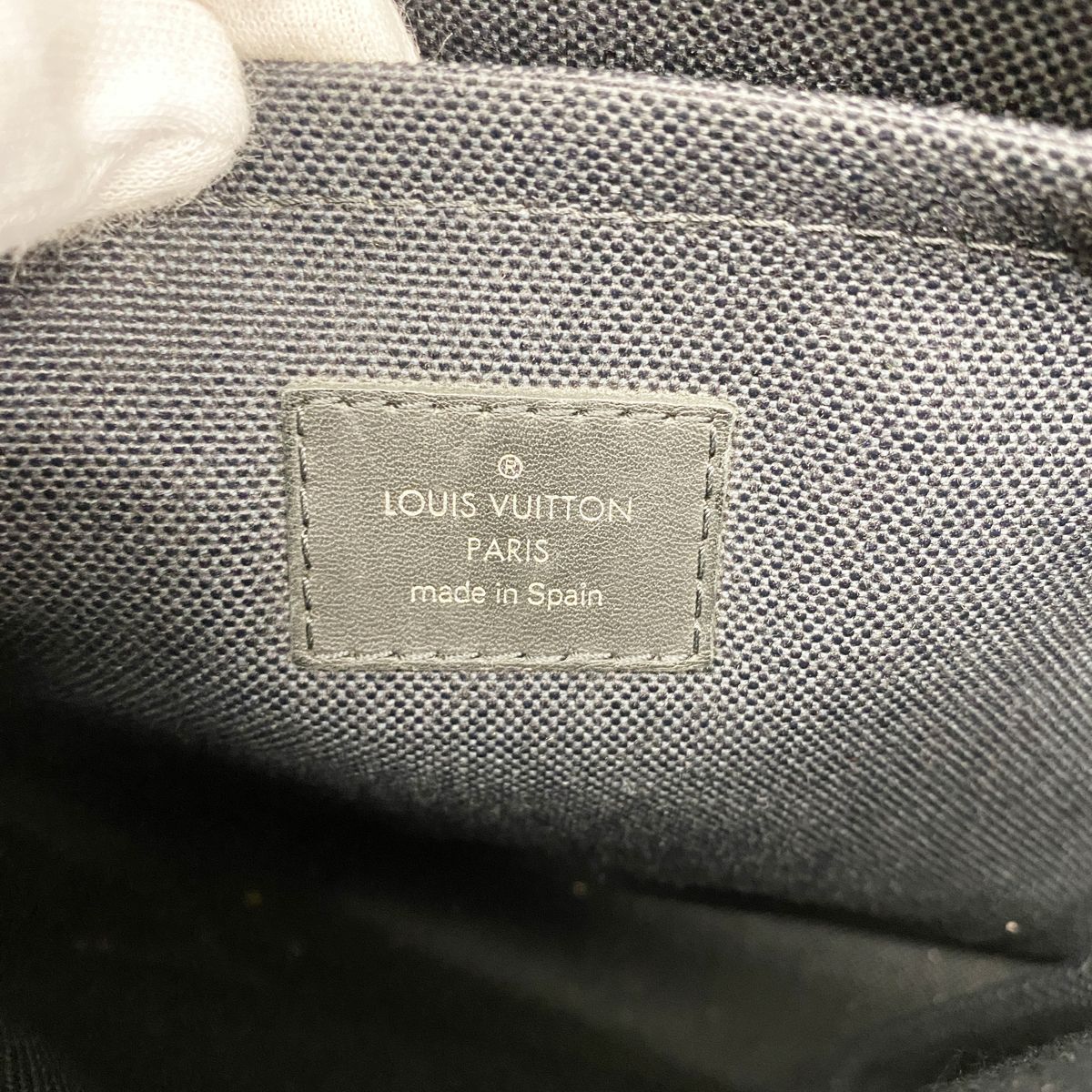 Louis Vuitton Shoulder Bag Utah Canyon Messenger PM Black — view 5