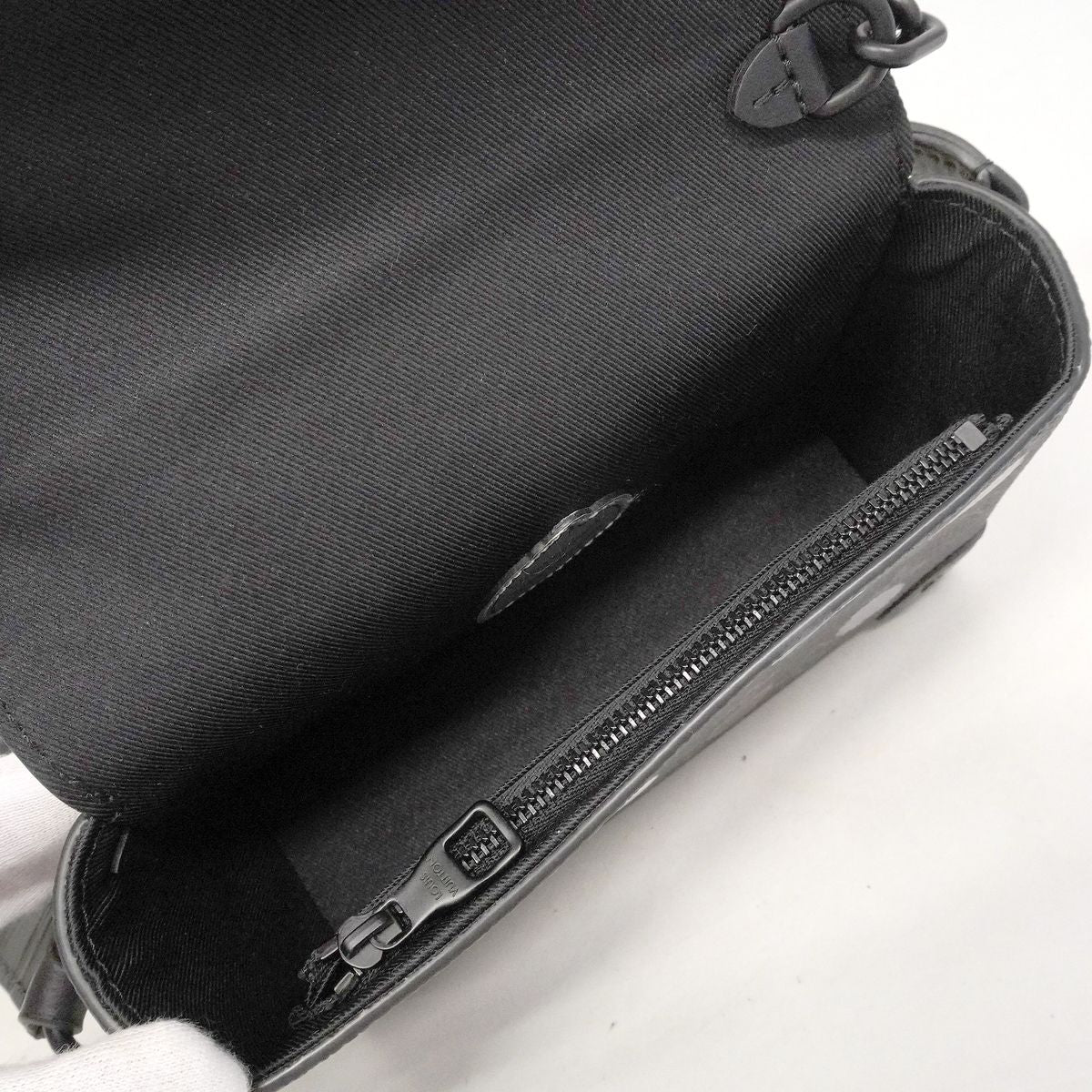 Louis Vuitton Shoulder Bag Monogram Eclipse LV YK Steamer Wearable Wallet Black — view 4