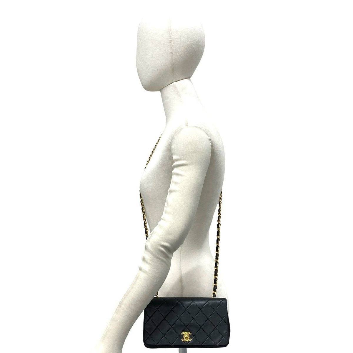 Chanel Quilted CC Logo Full Flap Lambskin Shoulder Bag Pochette Black — view 3