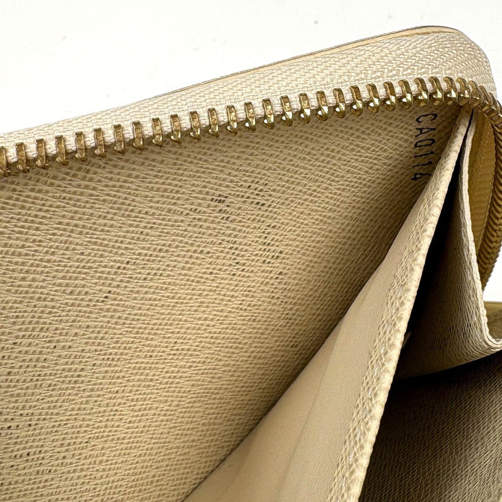 Louis Vuitton Zippy Wallet Round Zip Damier Azur White — view 4