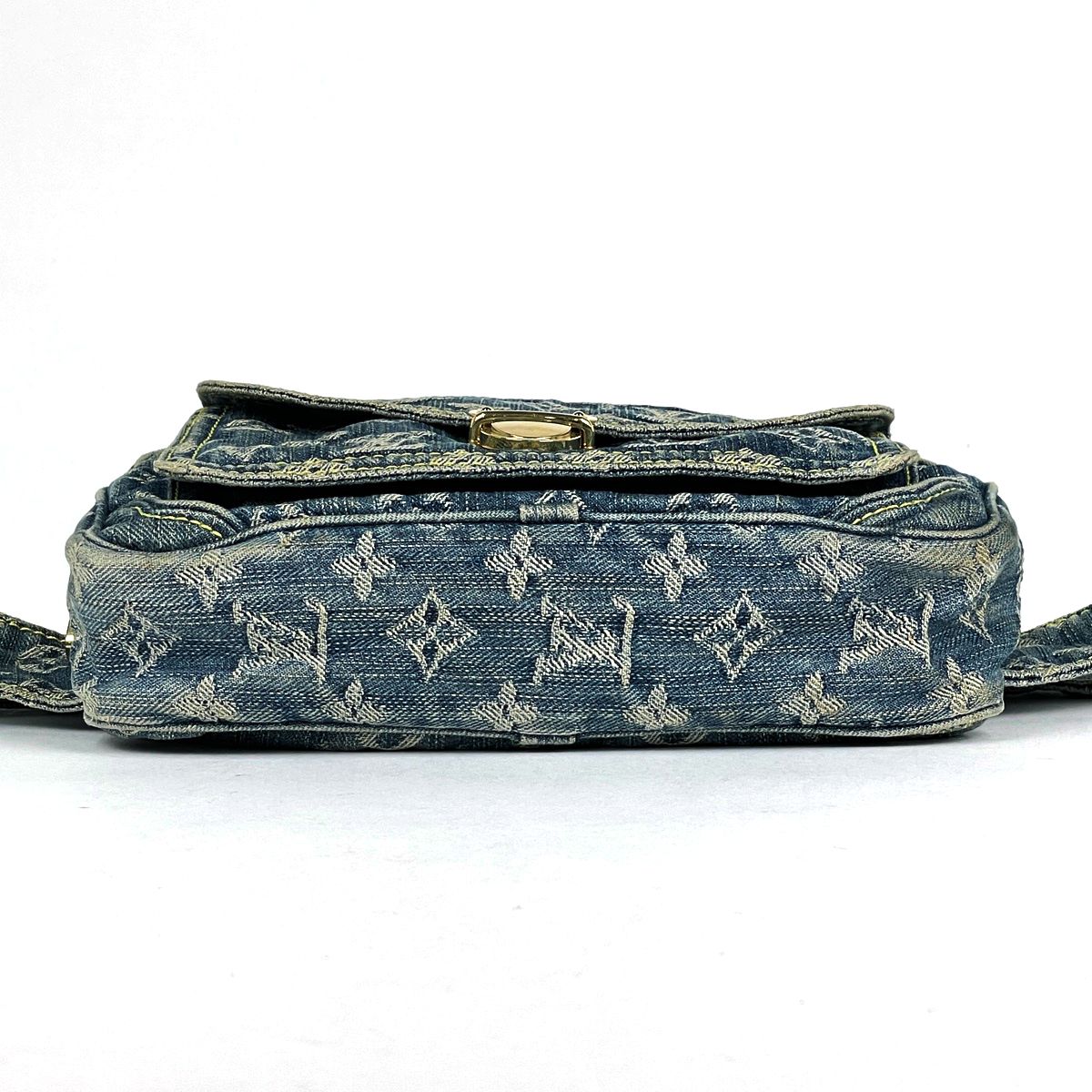 Louis Vuitton Bum Bag Monogram Denim Blue — view 3