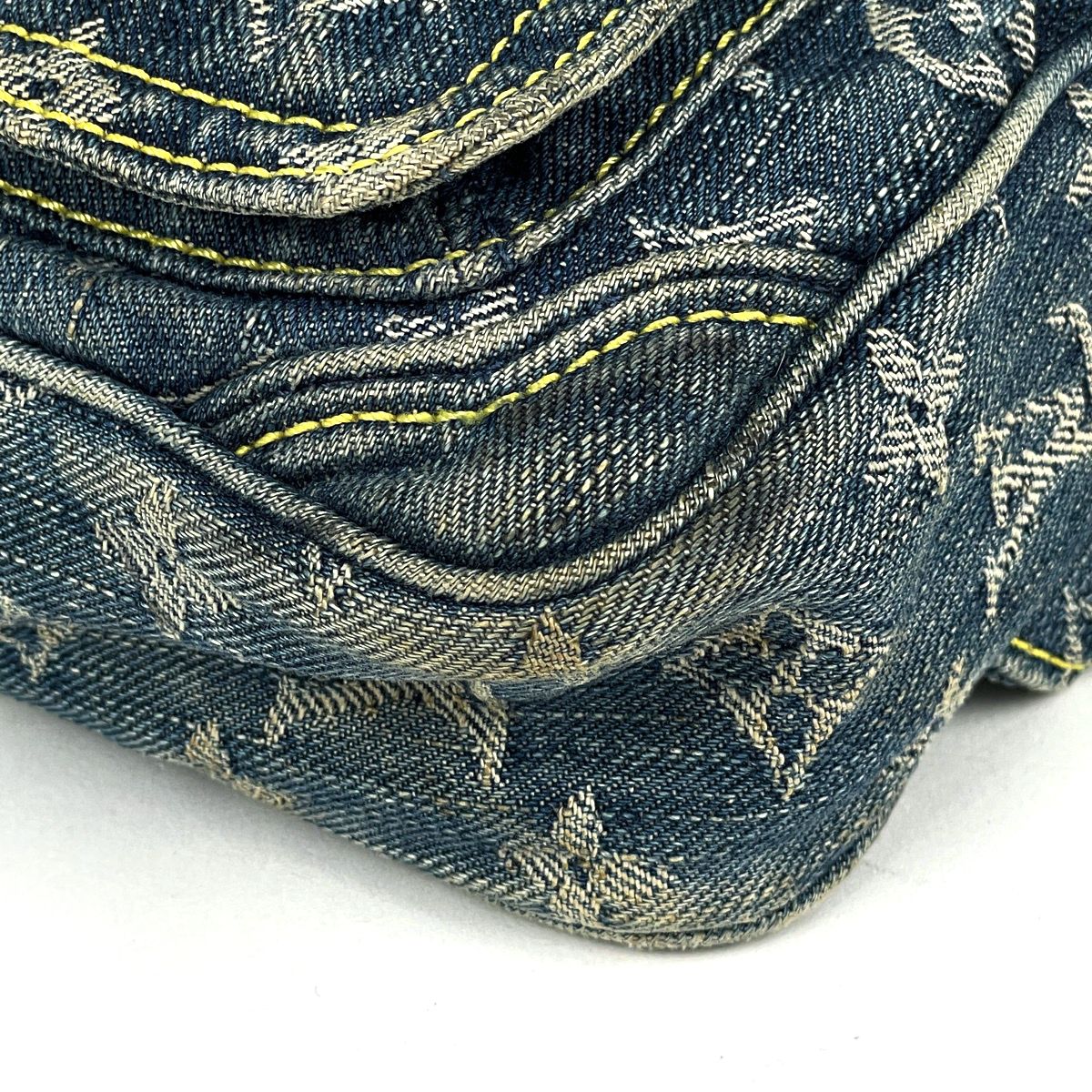 Louis Vuitton Bum Bag Monogram Denim Blue — view 4