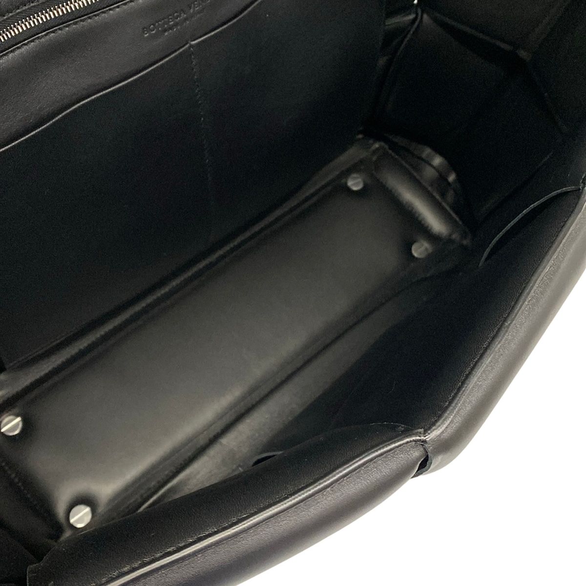 Bottega Veneta Shoulder Bag Large the Arco Padded Black Leather — view 7