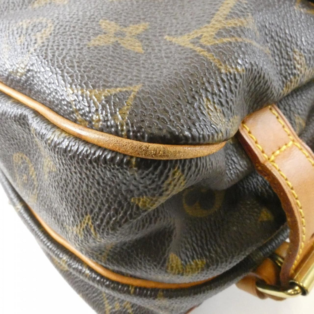 Louis Vuitton Monogram Saumur 30 Crossbody — view 2