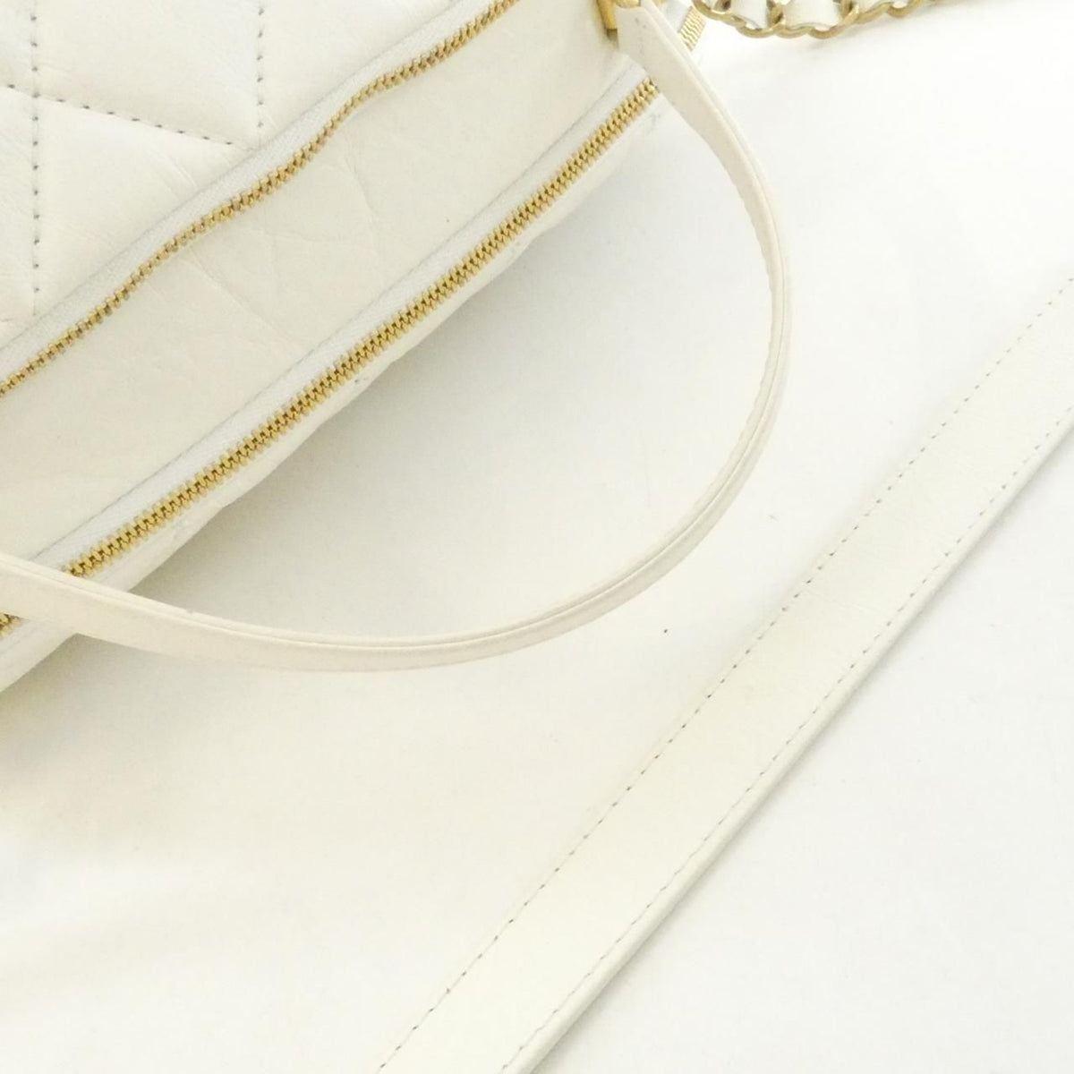 Chanel Bag Handbag White — view 6