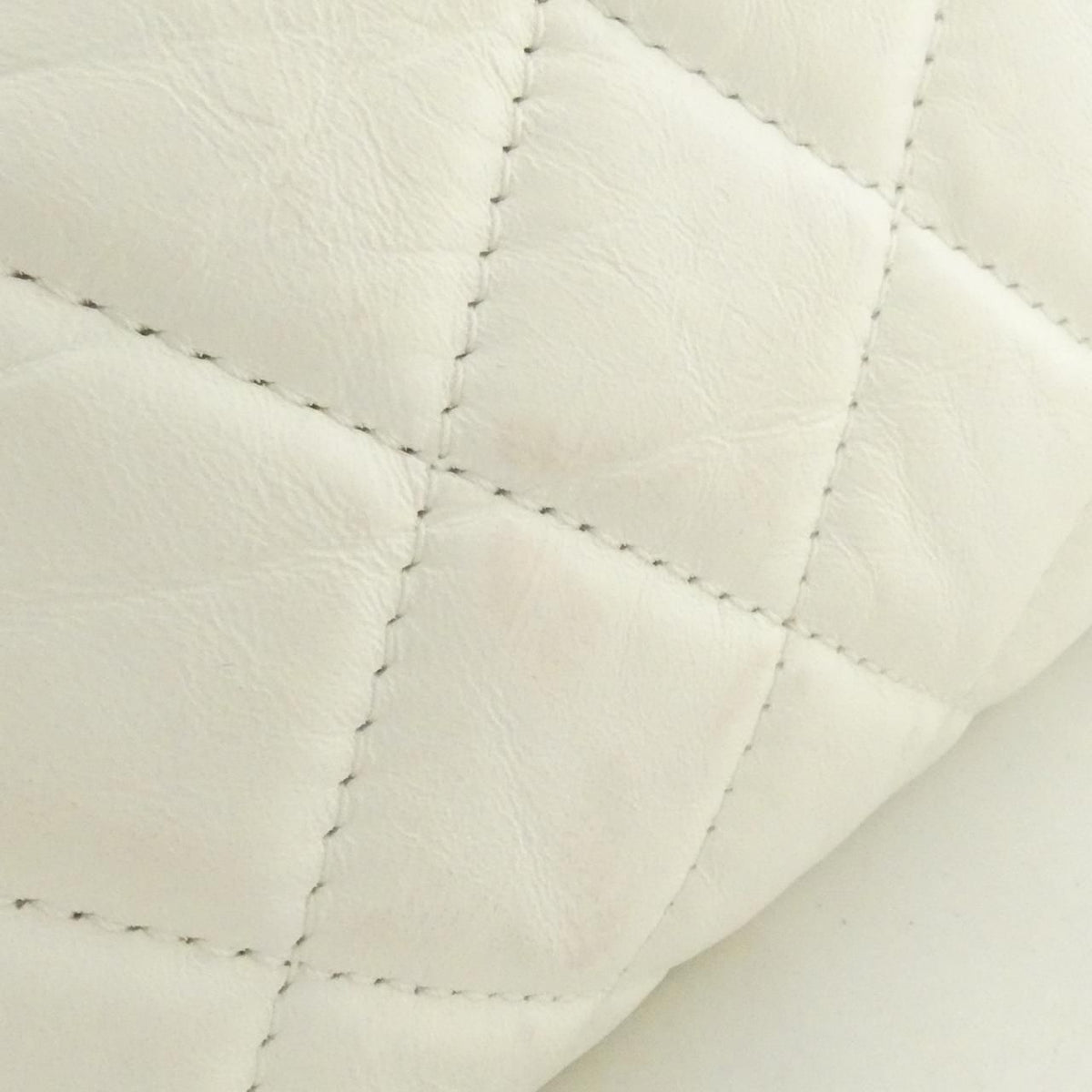 Chanel Bag Handbag White — view 4