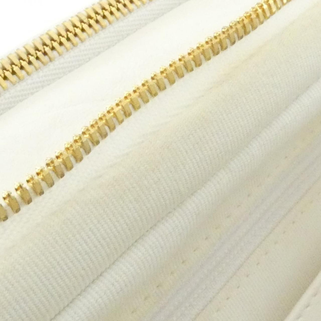 Chanel Bag Handbag White — view 8