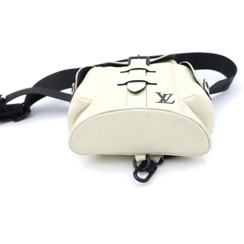 Louis Vuitton Christopher XS Belt Bag White — view 4
