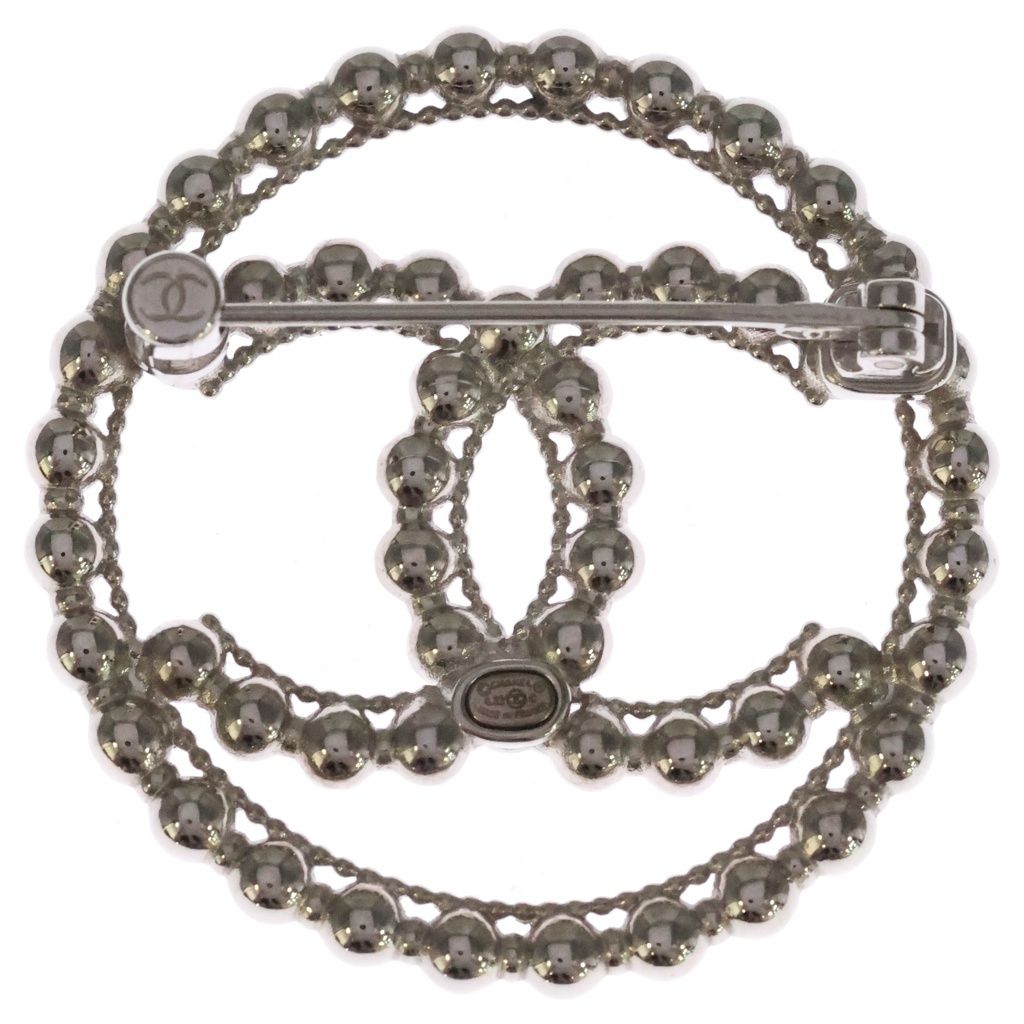 Chanel CC Logo Round Brooch Pin Badge Silver — view 2