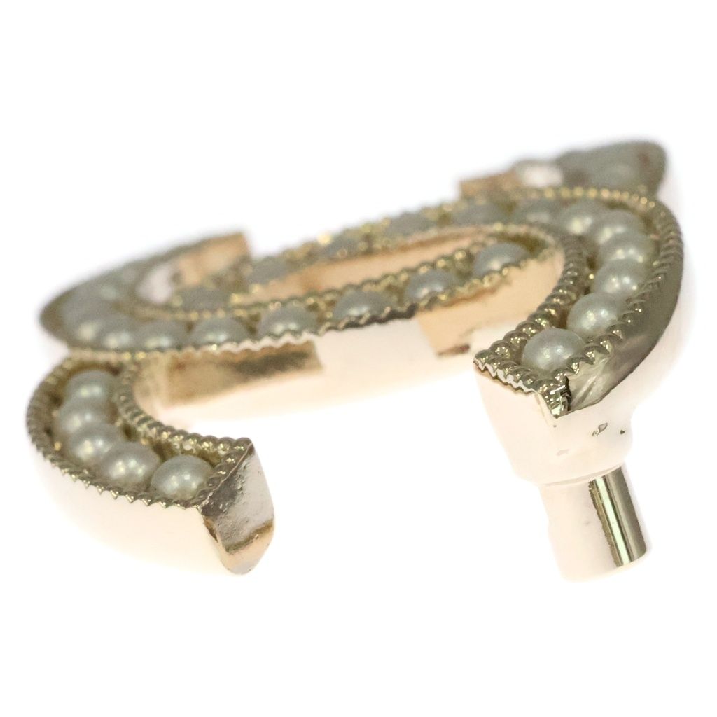 Chanel CC Logo Pearl Pin Badge Brooch Gold — view 4