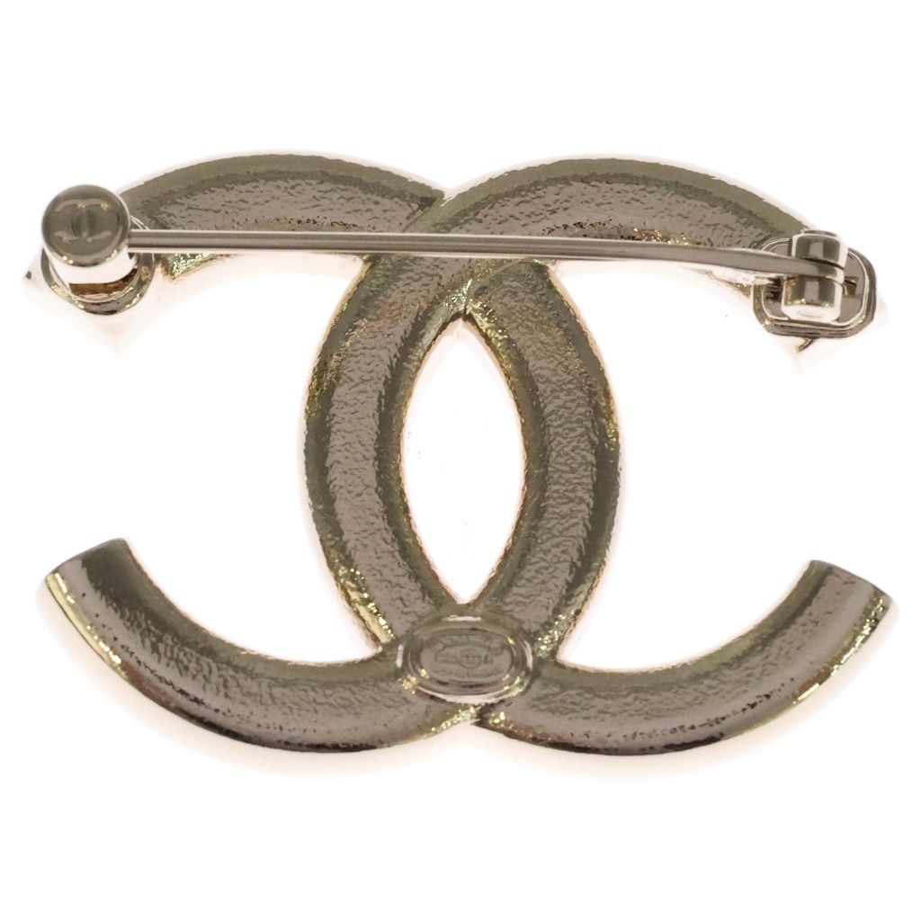Chanel CC Logo Pearl Pin Badge Brooch Gold — view 2