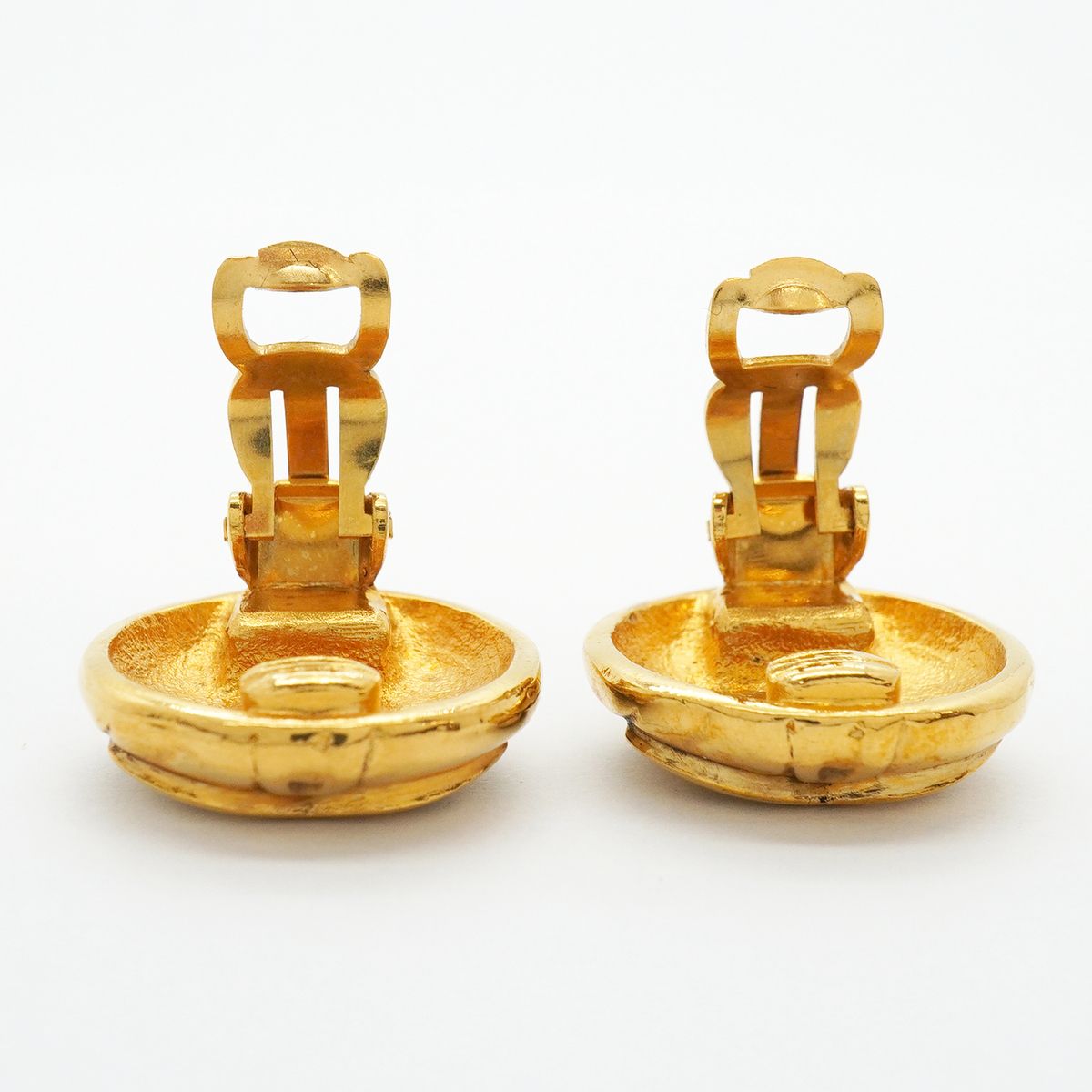 Chanel Earrings Vintage CC Logo Round Circle Gold Plated — view 8