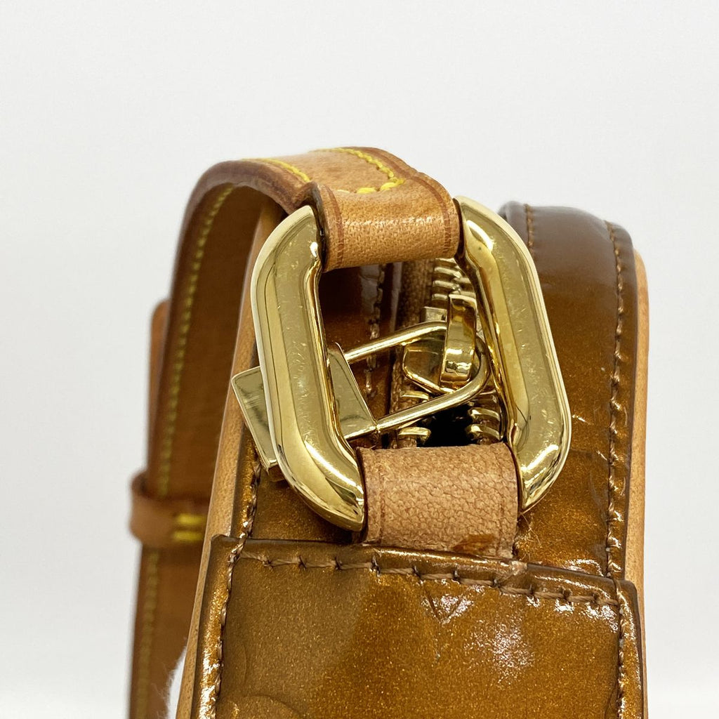 Louis Vuitton Shoulder Bag Vernis Christie MM Blanc — view 7