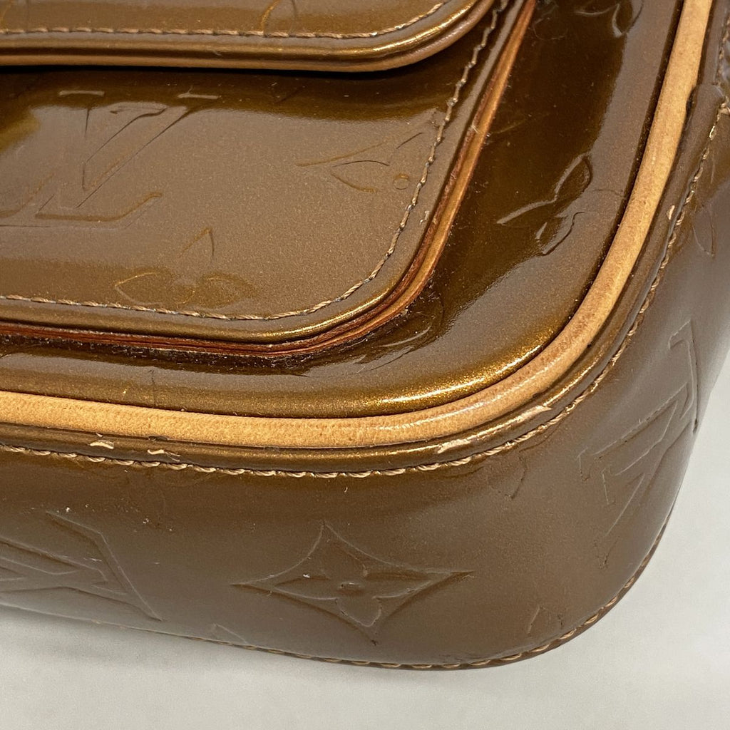 Louis Vuitton Shoulder Bag Vernis Christie MM Blanc — view 6