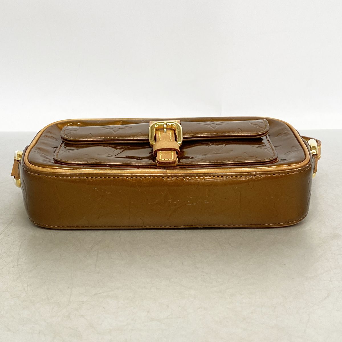 Louis Vuitton Shoulder Bag Vernis Christie MM Blanc — view 3