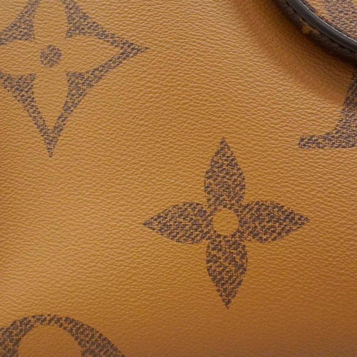 Louis Vuitton Tote Monogram Giant Reverse on the Go MM Brown — view 7