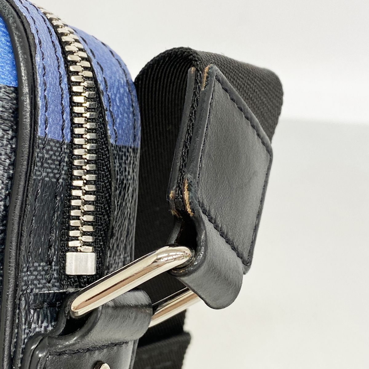 Louis Vuitton Shoulder Bag Damier Graphite Giant Alpha Messenger Blue Black — view 7