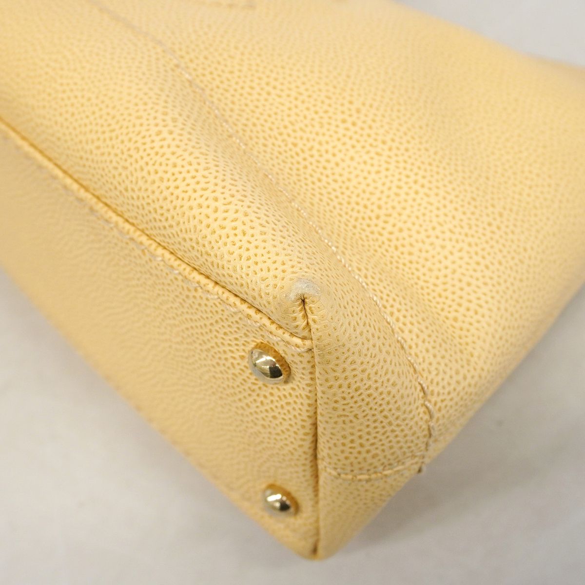 Chanel Handbag Caviar Leather Beige Gold — view 6