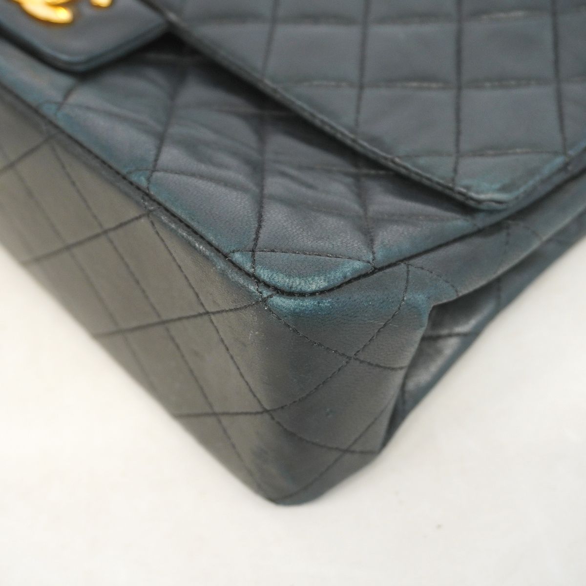 Chanel Shoulder Bag Quilted Lambskin Black Gold — view 6