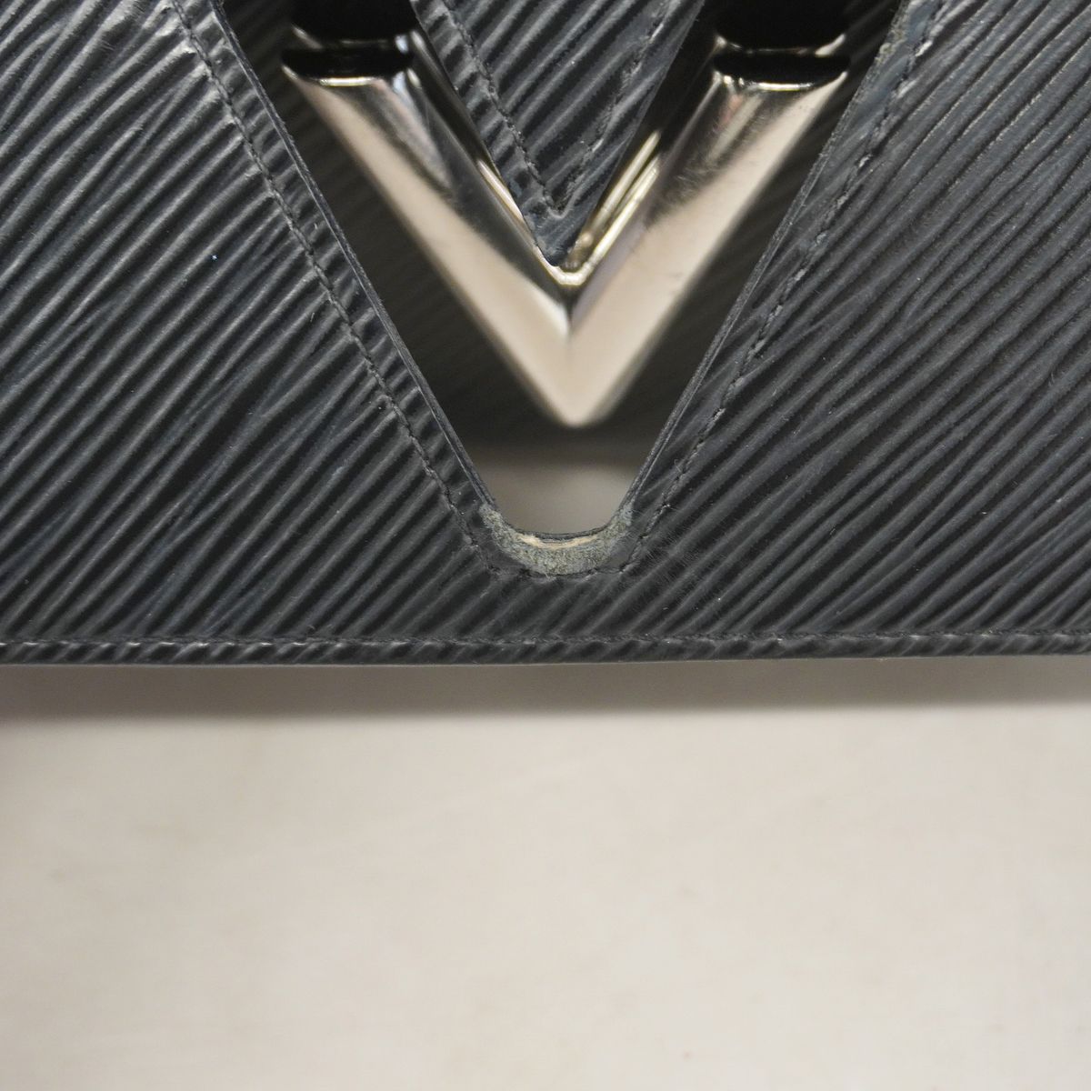 Louis Vuitton Wallet Epi Portefeuille Twist Noir — view 8